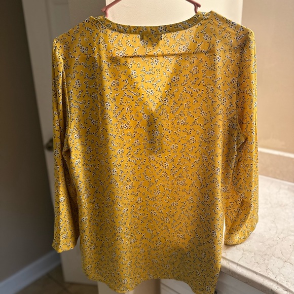 Van Heusen blouse , Size SP - Picture 3 of 6